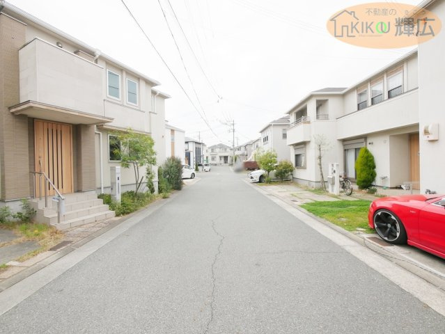 【前面道路含む現地写真】 | 加古川市平岡町土山　中古戸建