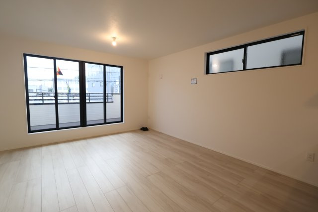 《仲介手数料無料》北区宮原町４丁目63-5新築一戸建てケイアイグレイスの居間・リビング