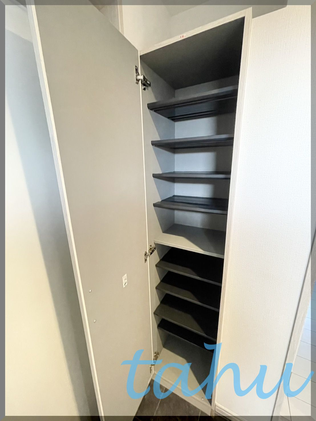 モダンアパートメント高田馬場の玄関