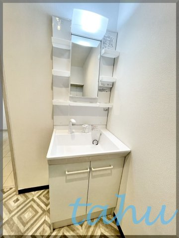 モダンアパートメント高田馬場の独立洗面台