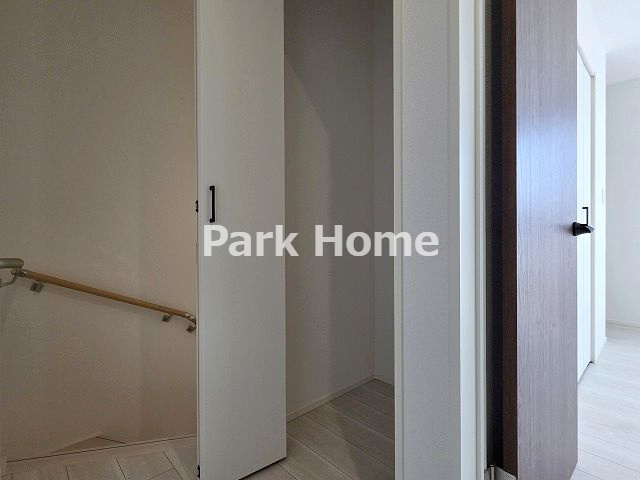 高知市鴨部2丁目 -2期2棟2-新築戸建ての収納|２F:ホール内収納