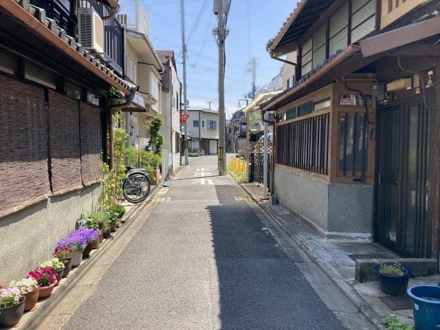 薬園町の前面道路含む現地写真