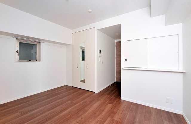 新品家具付きマンション冷泉町11(KaGood福岡)の居間・リビング