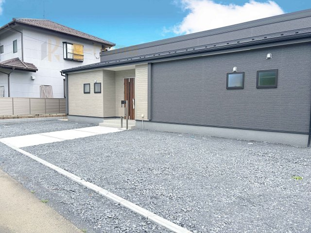 石岡市石岡第9　新築戸建て　1号棟の駐車場|4台駐車できるカースペース！