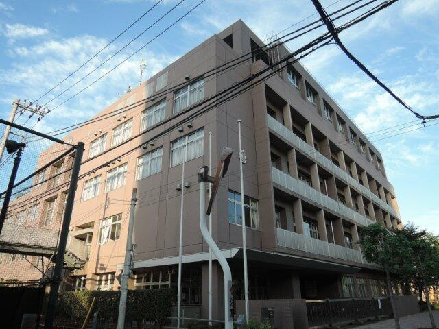 荒川区立　諏訪台中学校まで461m