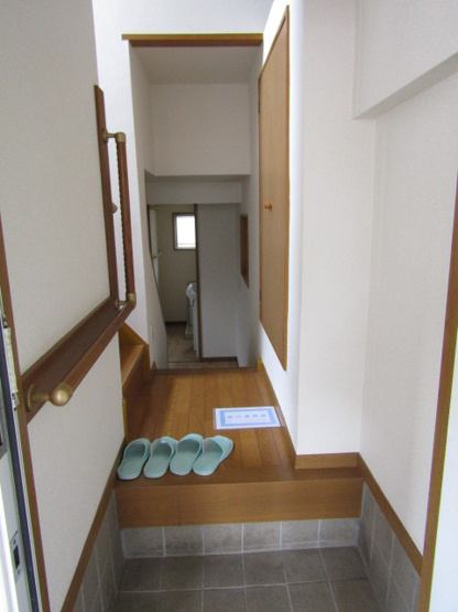 【玄関】 | 西恋ヶ窪２丁目貸家 | 玄関入るとこんな感じ。