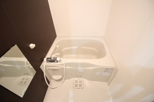 【浴室】 | クラウド昭和町 | 浴槽もあるのでお湯にゆっくり浸かれます♪