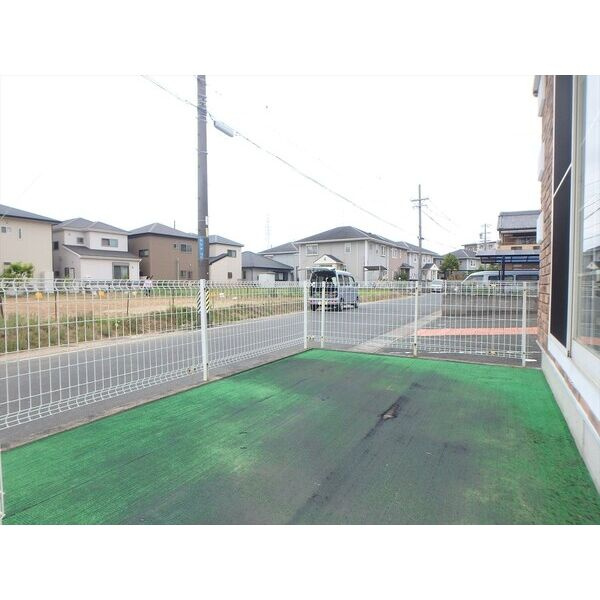 フリューゲル C棟の庭
