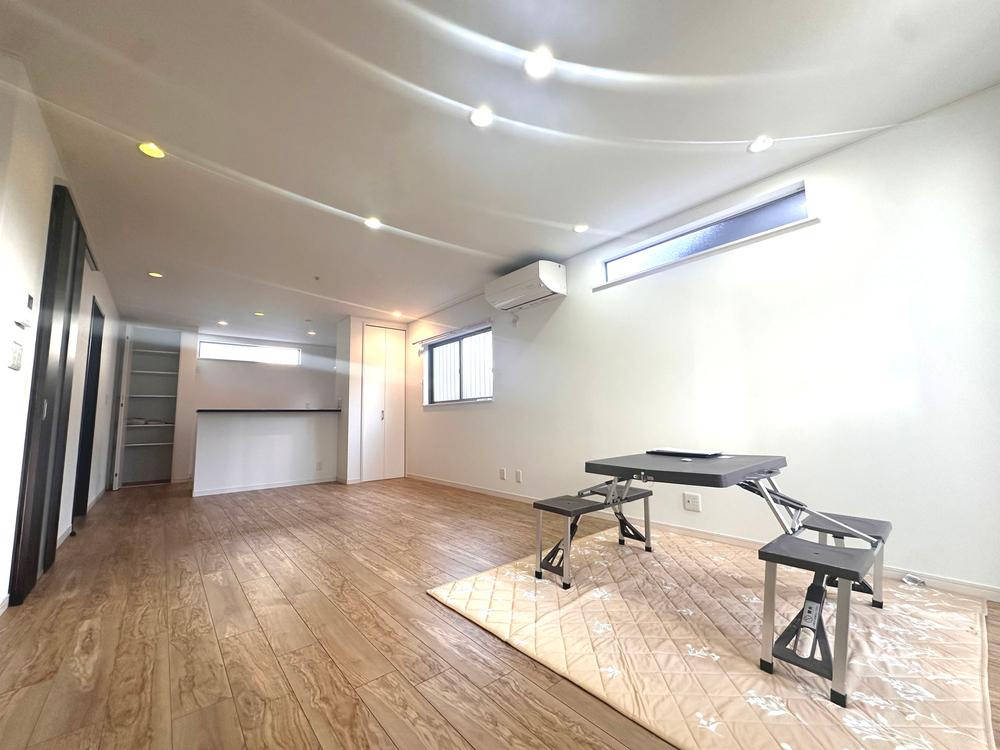 豊中市南桜塚1丁目　　中古戸建の居間・リビング