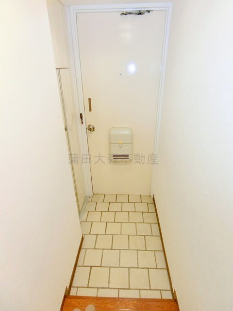 山王パレスの玄関