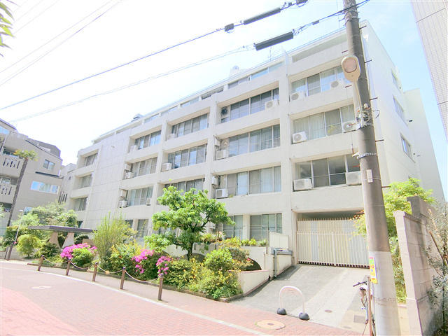 山王パレスの外観