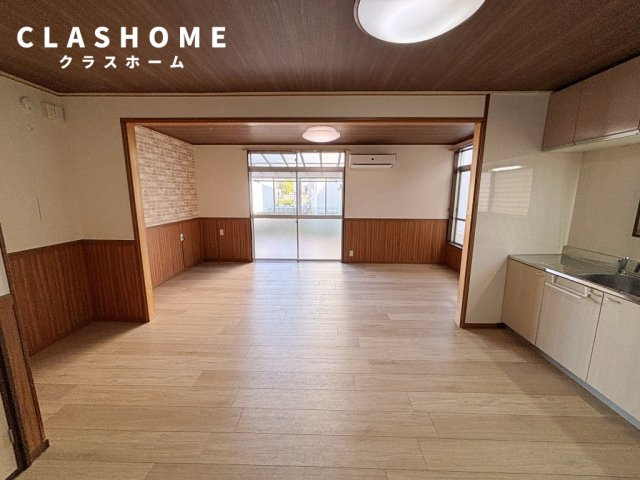 半城土中町戸建の居間・リビング