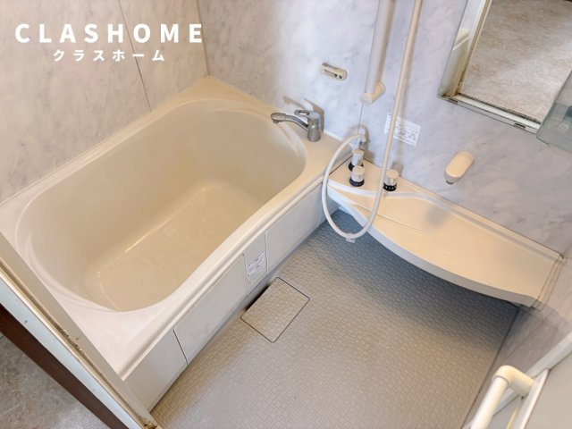 半城土中町戸建の浴室