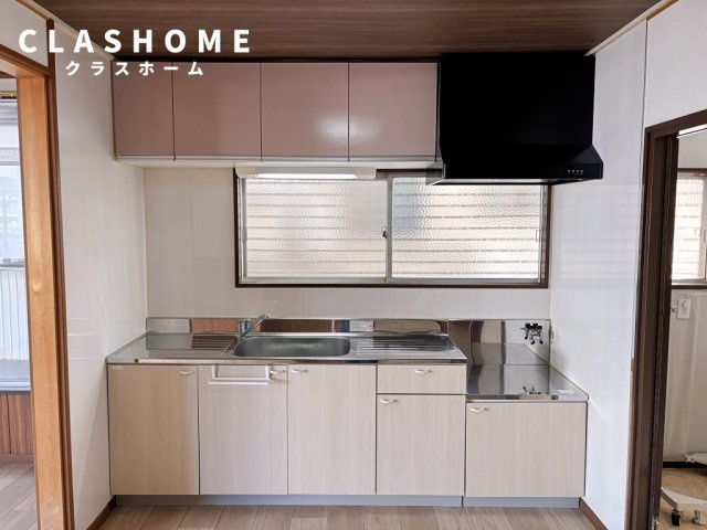 半城土中町戸建のキッチン