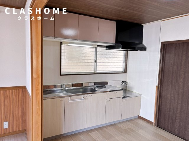 半城土中町戸建のキッチン