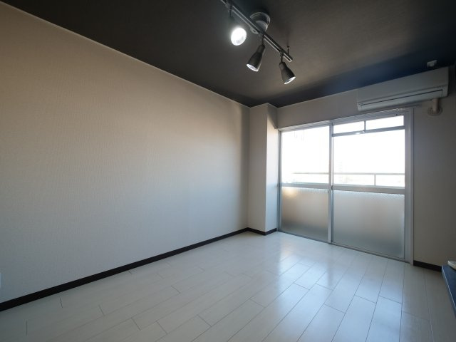 サンジェルマン中納言の洋室|※写真は別の部屋のものです。