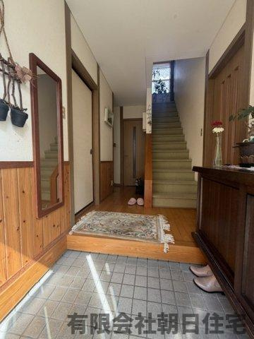 【玄関】 | うぐいす台中古戸建 | きれいな玄関です