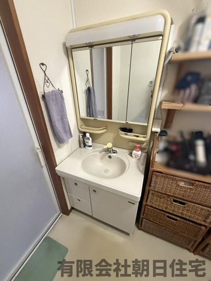 【独立洗面台】 | うぐいす台中古戸建 | 独立洗面台、朝の身支度には欠かせません