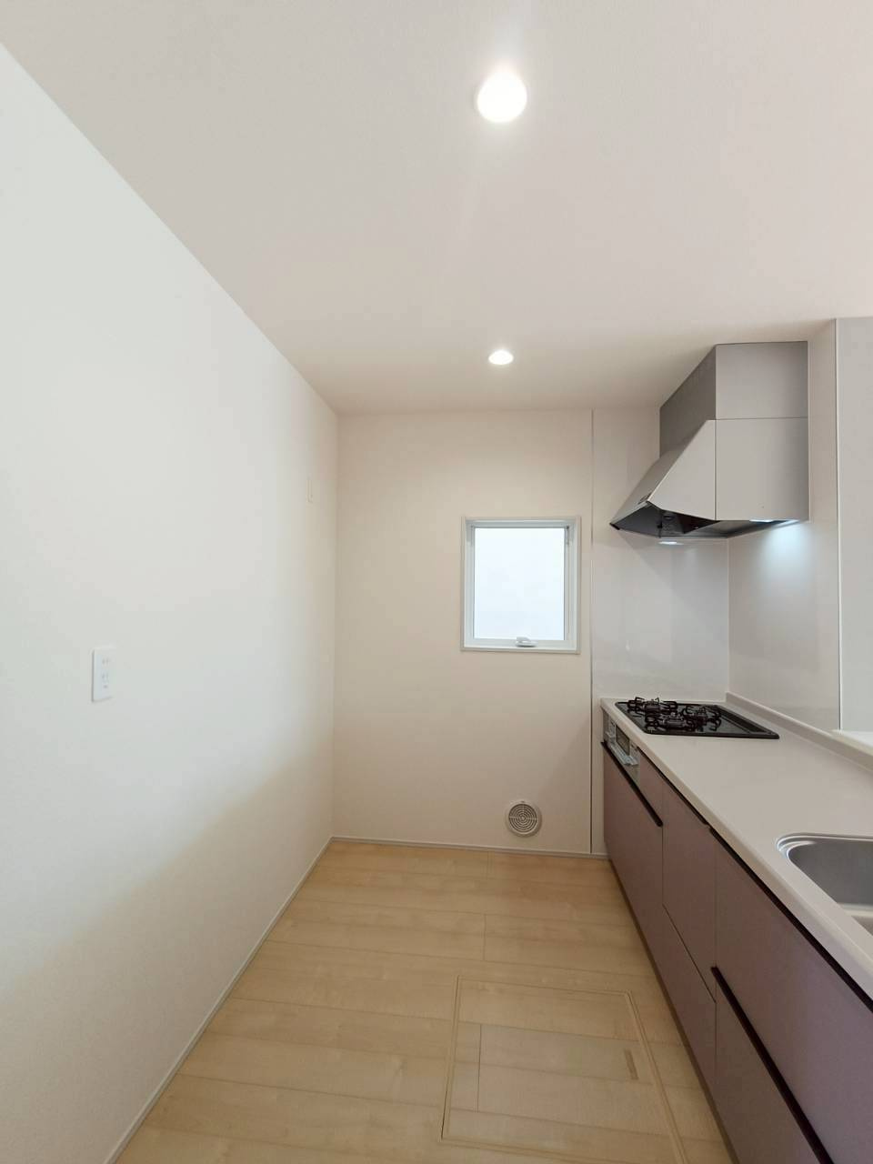 八潮市　西袋　新築戸建　全1棟のキッチン|広々キッチンならお子様と一緒にお菓子作りやパーティ準備も楽しめる♪