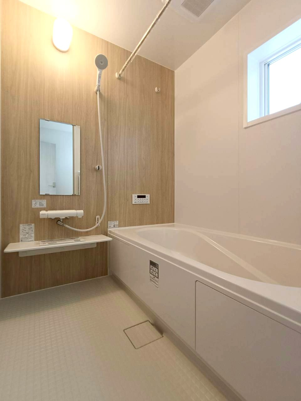 八潮市　西袋　新築戸建　全1棟の浴室|1坪以上の広い浴室なら、お子様と並んで体を洗ってもゆとりがあります