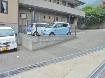 【駐車場】 | ミレニアムハイム2号館