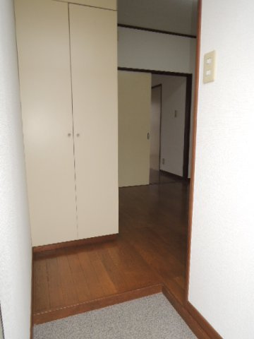 メゾンマルスの玄関|下駄箱