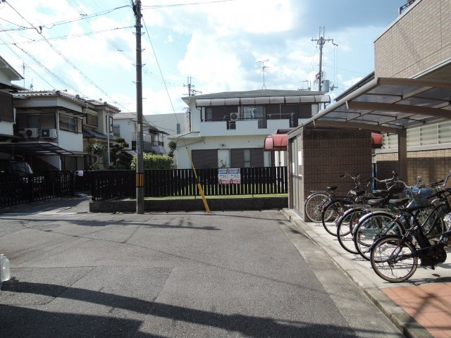 アベニール千里の周辺