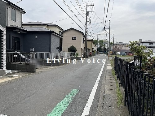 【前面道路含む現地写真】 | 【仲介手数料０円】海老名市上郷1丁目　中古一戸建て | 海老名市上郷1丁目　中古一戸建て