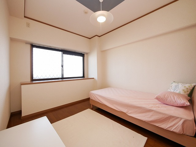 ホープ花屋敷の洋室