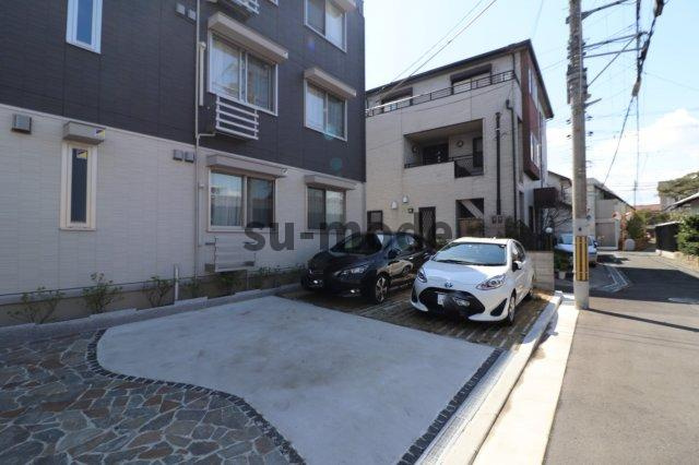 ラヴィベールの駐車場