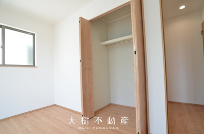 【洋室】 | 海老名市国分寺台1丁目 新築戸建て 全2棟【仲介手数料無料】 | 2階　洋室1（6.0帖）クローゼット