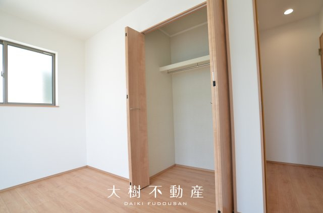【洋室】 | 海老名市国分寺台1丁目 新築戸建て 全2棟【仲介手数料無料】 | 2階　洋室1（6.0帖）クローゼット