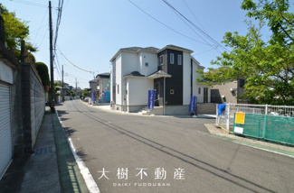 【前面道路含む現地写真】