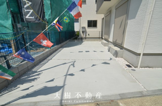 【駐車場】