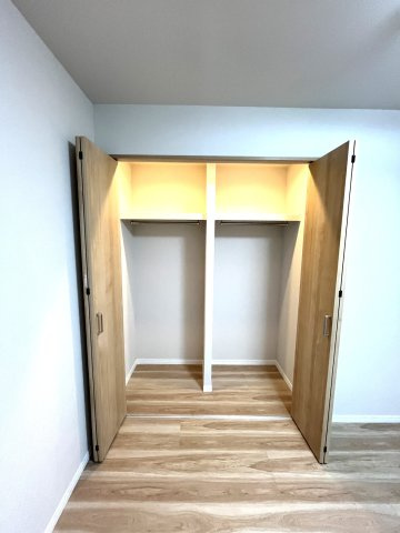 エクレール愛宕の収納|
居室の収納が大きくて使いやすそうです！
季節家電や、お洋服が多い方も安心です♪
