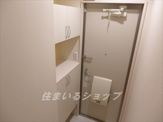 広島市安佐北区亀山２丁目のアパートの玄関|シューズボックス