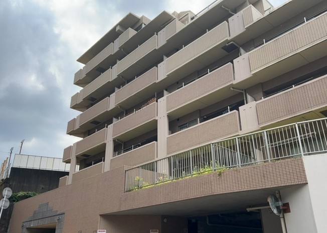 【外観】 | サンクレイドルつきみ野 | マンションの外観は非常に重要なポイントです！外観の善し悪しは資産価値に大きな影響を与えます。外観のいいマンションを購入することで、高値で売却がしやすく、買い手が見つかりやすいというメリットがあります。