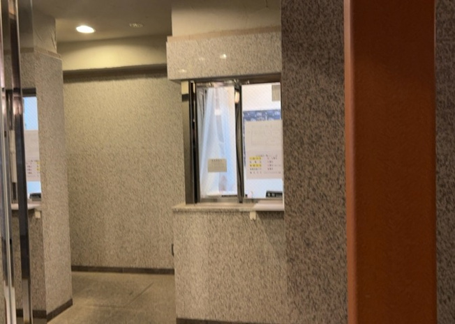 【受付】 | サンクレイドルつきみ野 | 受付はマンションコンシェルジュがいる場合もあれば、管理人が滞在する小部屋を総称して呼ぶことがあります。主にエントランスに設置されていることから、防犯面でも期待ができます。防犯設備がない場合はより安心！
