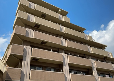 【構造・工法・仕様】 | サンクレイドルつきみ野 | ＲＣ造、Reinforced Concreteは直訳すると補強されたコンクリートです。主に柱や梁・床・壁が鉄筋とコンクリートで構成おり、鉄筋を組んだ型枠にコンクリートを流し込んで固めたものを指します。