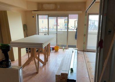 【居間・リビング】 | サンクレイドルつきみ野 | リビングの間取りの種類は大きくわけてリビングとダイニングが別になっているタイプ、リビングダイニング一体型です。どちらも一長一短ですので、家を選ぶ時はその両面をチェックして決めるようにしましょう。