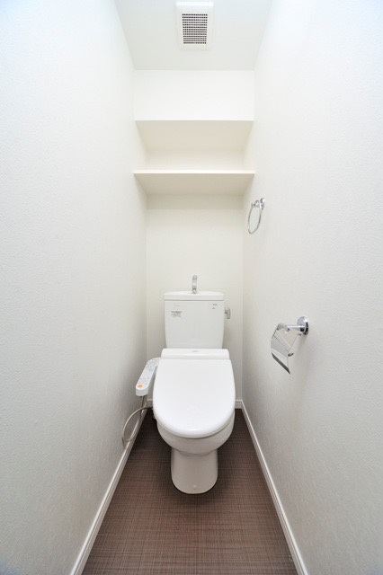 新品家具付きマンション冷泉町11(KaGood福岡)のトイレ|コンパクトで使いやすいトイレです