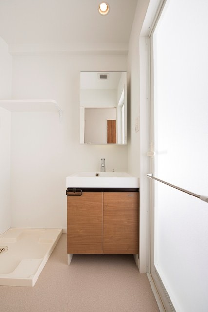 新品家具付きマンション西中洲12B(KaGood福岡)の独立洗面台|朝の身支度には欠かせない独立洗面化粧台