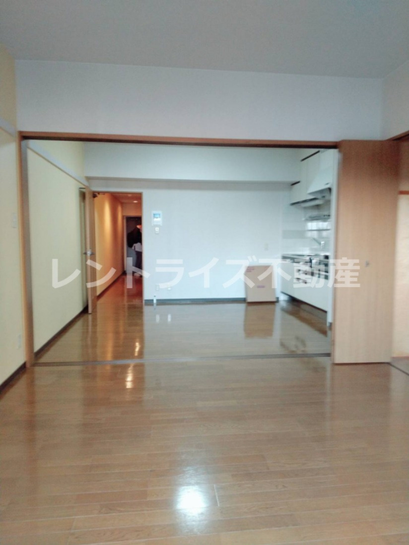 シュケル栄の居間・リビング