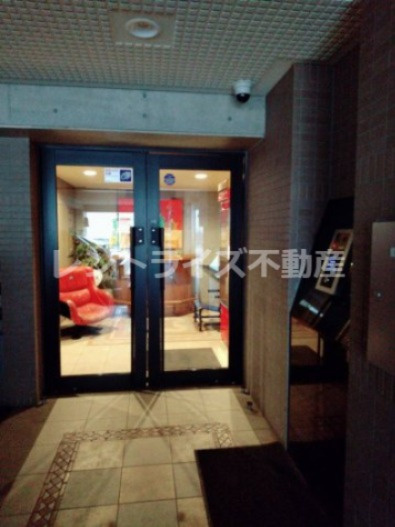 シュケル栄のエントランス