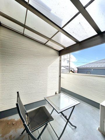 【中古戸建】前橋市堀之下町のバルコニー|■バルコニー｜空が見える広々としたバルコニー♪家族で星空観賞ができて夜が楽しみになりますね☆