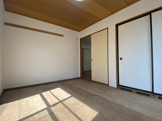 ロイヤル三千刈Cの和室|和室6帖（DK隣）