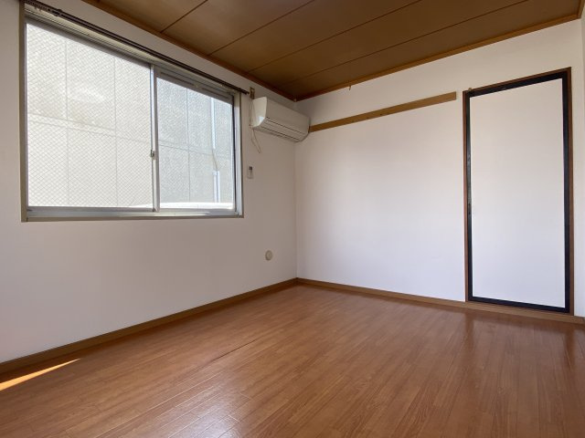 ロイヤル三千刈Cの洋室|洋室6帖