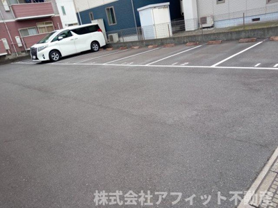 【駐車場】 | メゾンドローズA棟