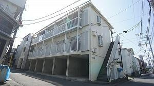 1階は駐車場：4区画