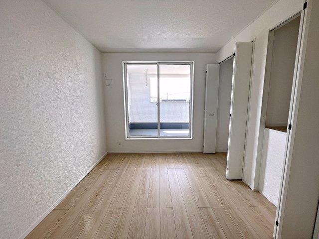新築戸建・新築建売　矢吹町一本木第6　善郷小・矢吹中の洋室|6帖の洋室　南向きで陽当たりが良く快適なプライベート空間！